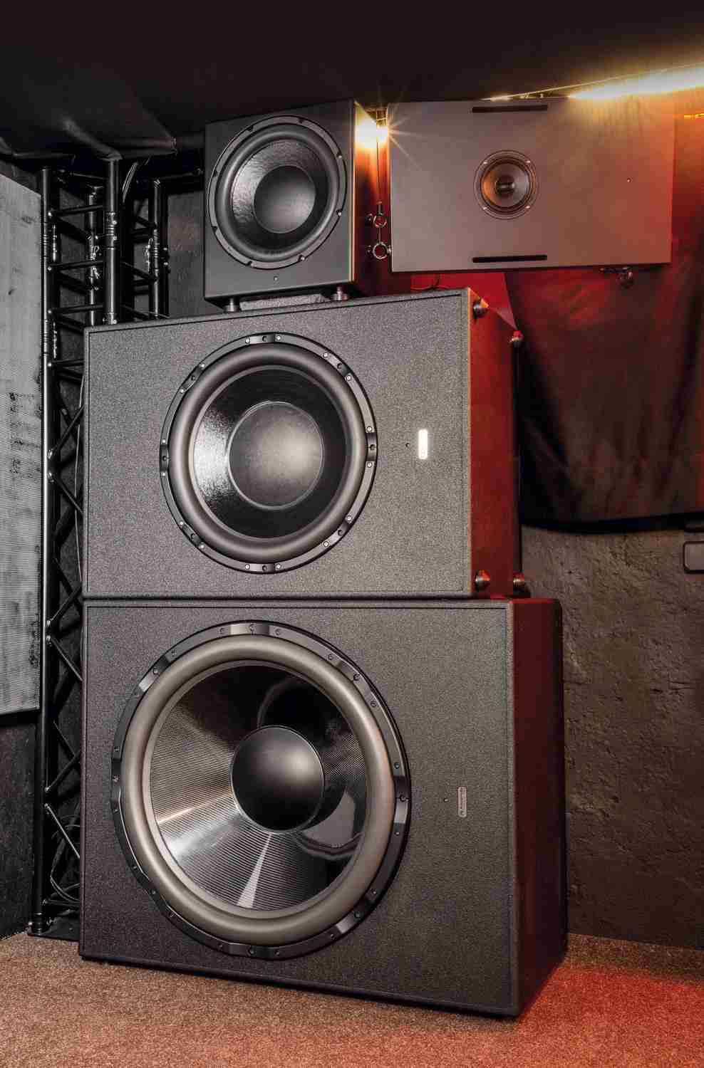 Ratgeber Ascendo-Immersive- Audio-Referenzkino: Professionelles Heimkino von AIA mit 50-Zoll-Subwoofer - News, Bild 4