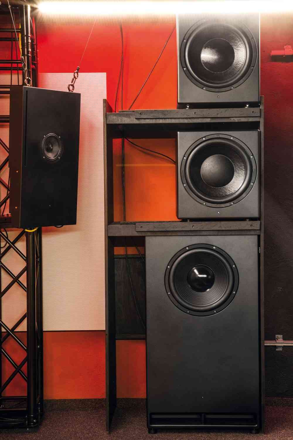 Ratgeber Ascendo-Immersive- Audio-Referenzkino: Professionelles Heimkino von AIA mit 50-Zoll-Subwoofer - News, Bild 9